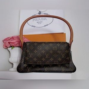 SOLD Vintage Louis Vuitton Loop Monogram